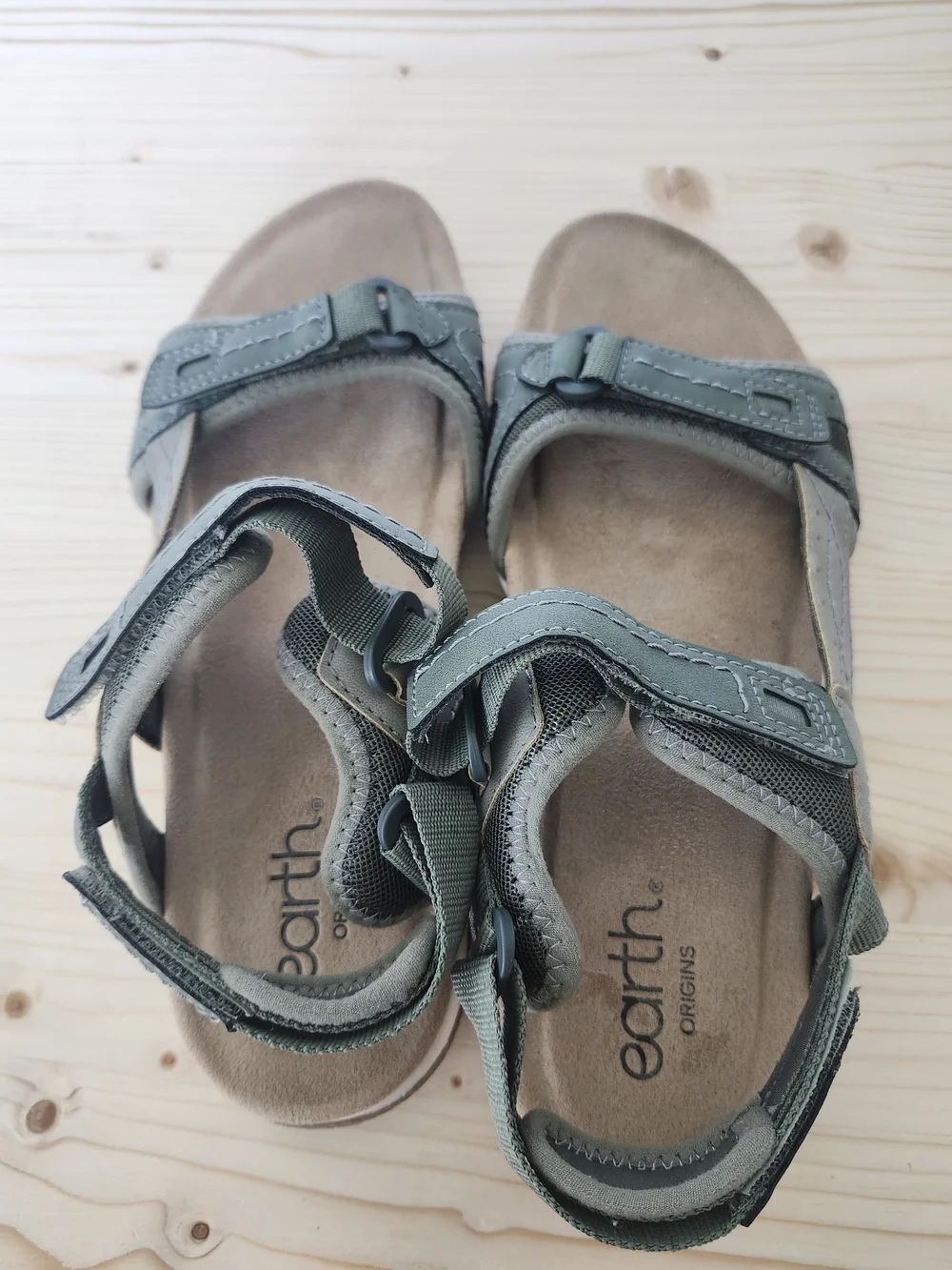 Earth Origins  Green Adjustable Strappy Sandals Women's 9.5
